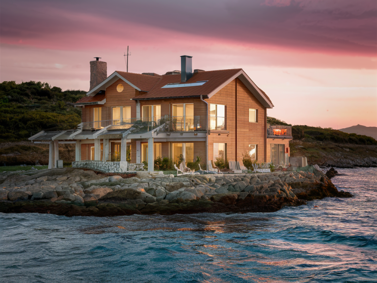 Pourquoi choisir du contreplaqué marine 18mm pour vos constructions extérieures