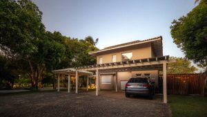 Carport à Rennes : comment choisir une solution adaptée à votre maison